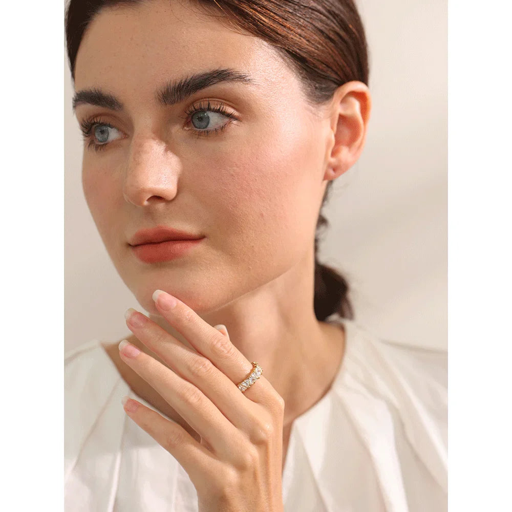Linnea Sparkling Heart Zirconia Ring