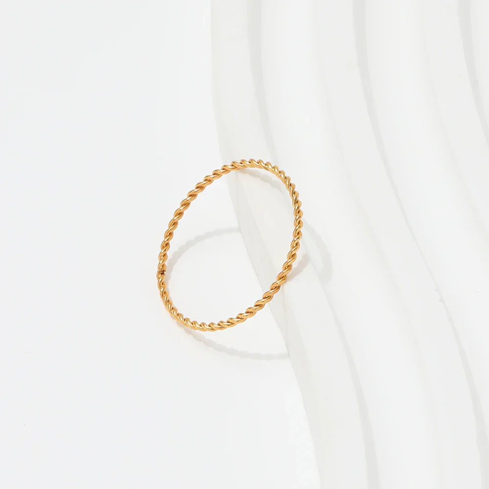 The Arlo Twist Ring