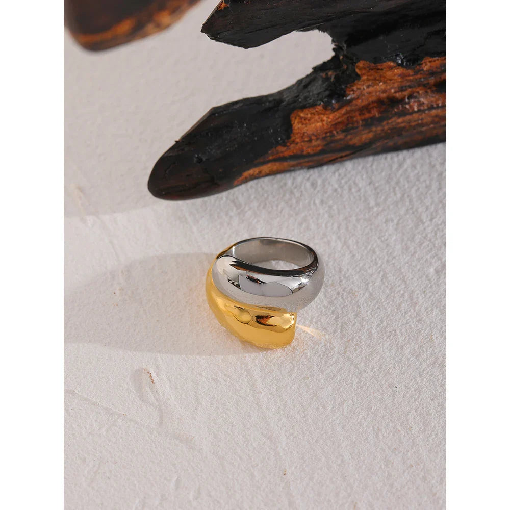 Martha Two-Tone Twist Ring