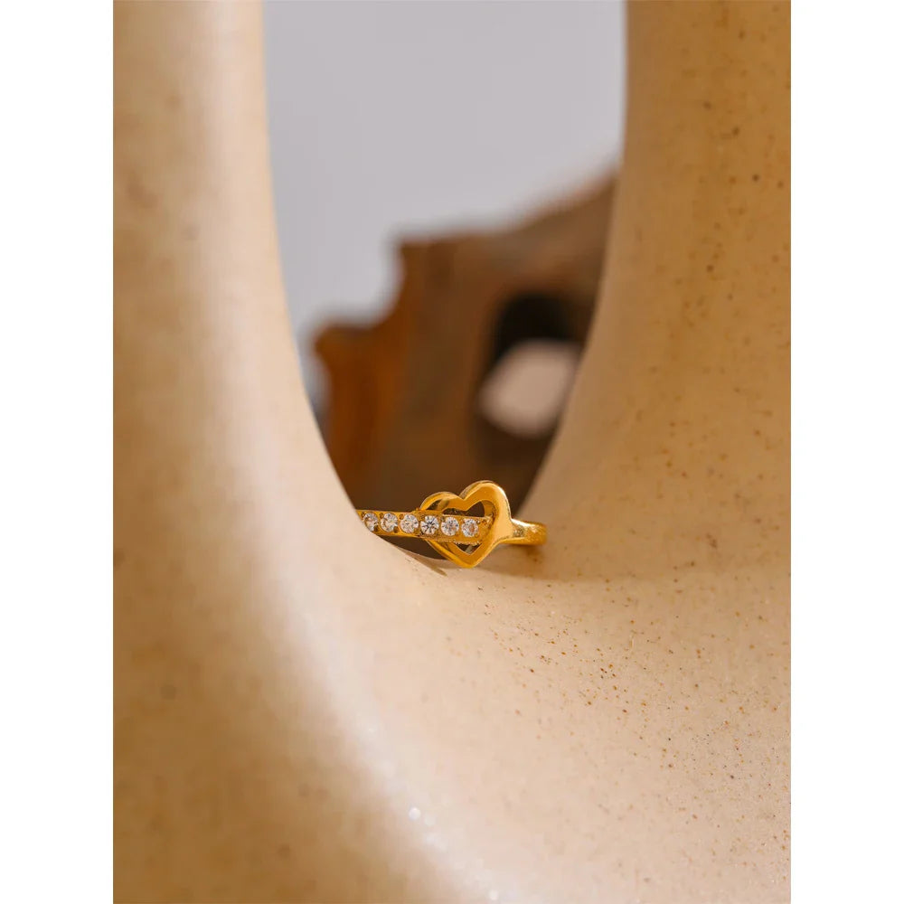 Edie Heart Ring