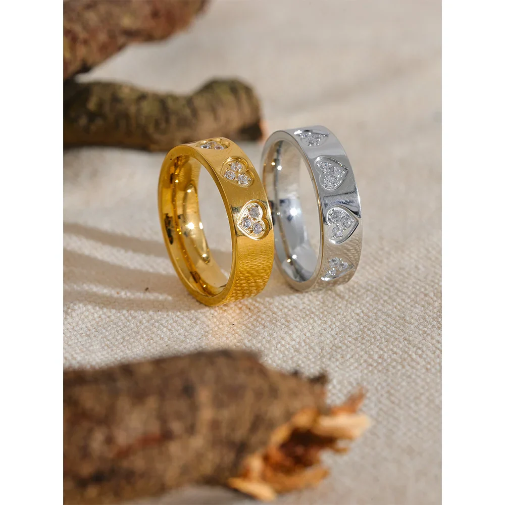 Luciana Sparkling Heart Ring