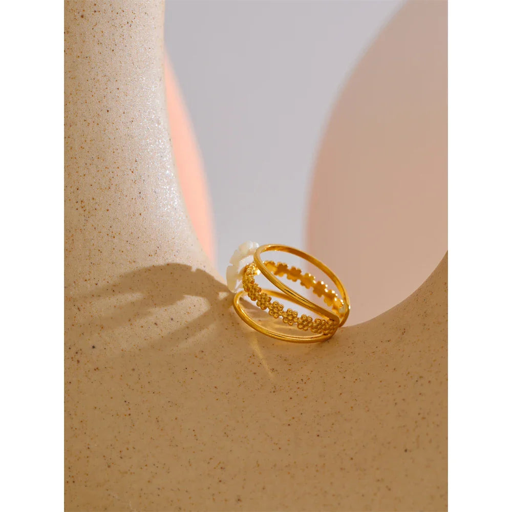 Caoimhe Flower Ring