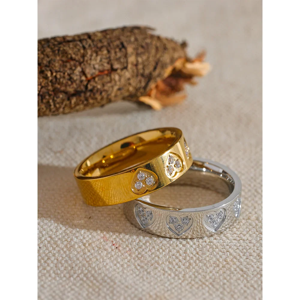 Luciana Sparkling Heart Ring