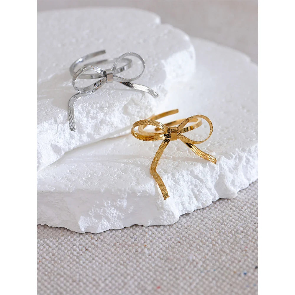 Minerva Bow Knot Ring