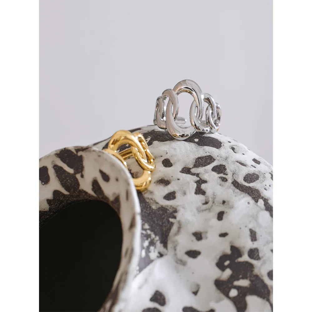 Nola Hollow Ring
