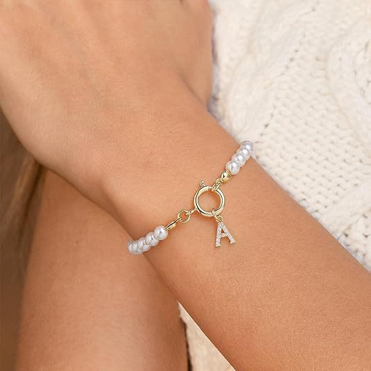Auden Clé Letter Bracelet Gold
