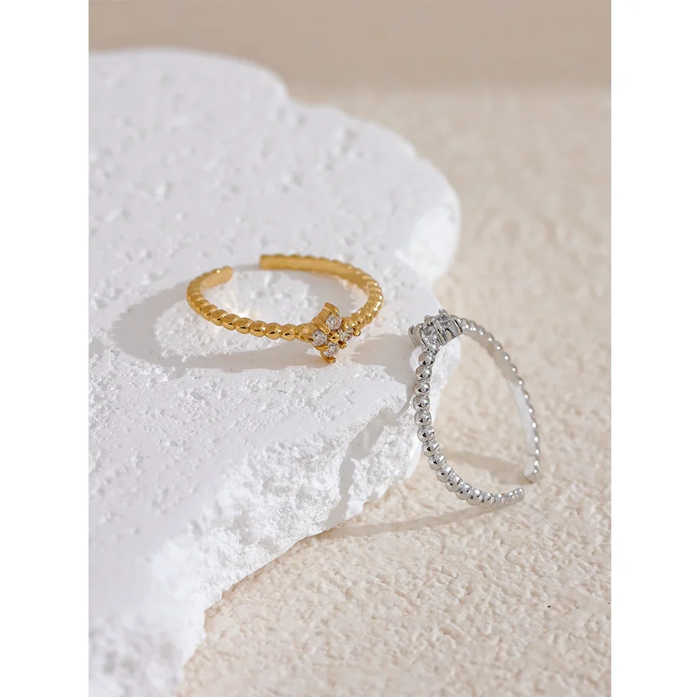 Zircon Grace Ring – Elegant Sparkle