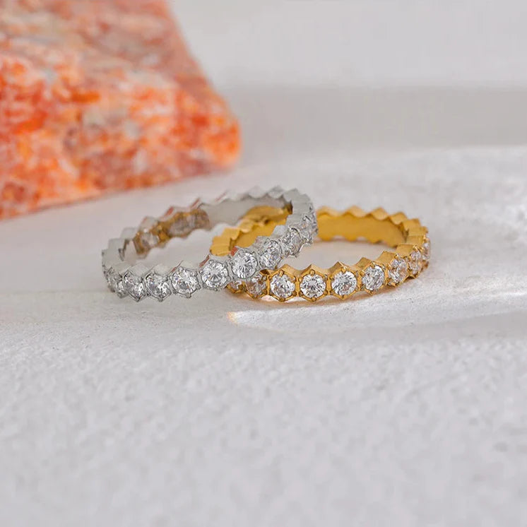 Lorna Classic Dainty Ring