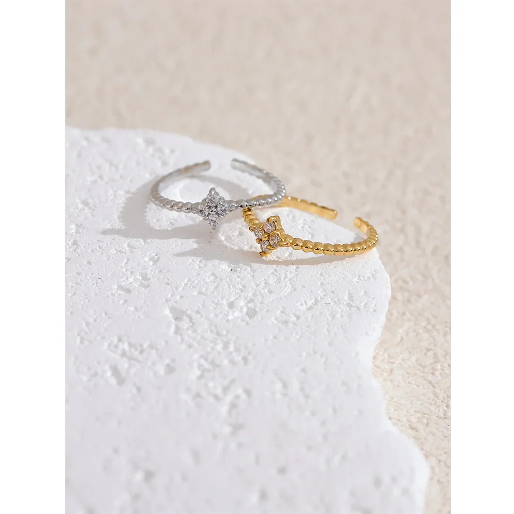 Zircon Grace Ring – Elegant Sparkle